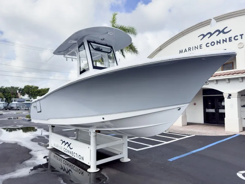 Slide: The Image of Sea Hunt Ultra 235SE 2027 - 2