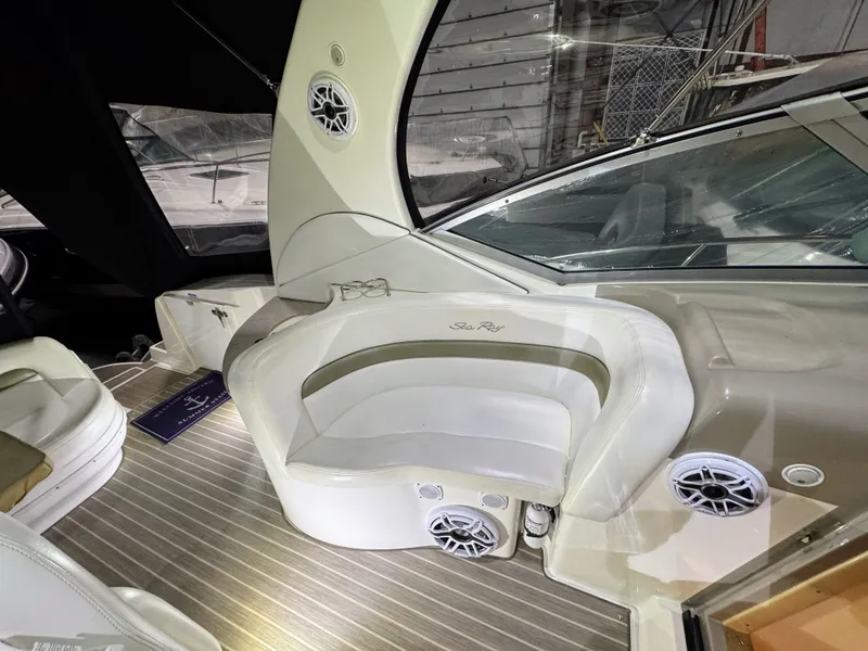 Slide: The Image of Sea Ray Sundancer 320 2007 - 17