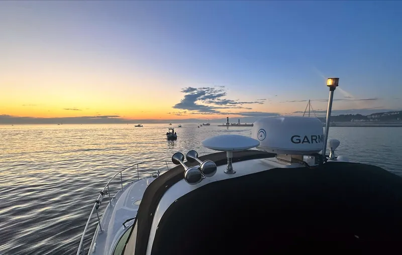 Slide: The Image of Sea Ray Sundancer 320 2007 - 7