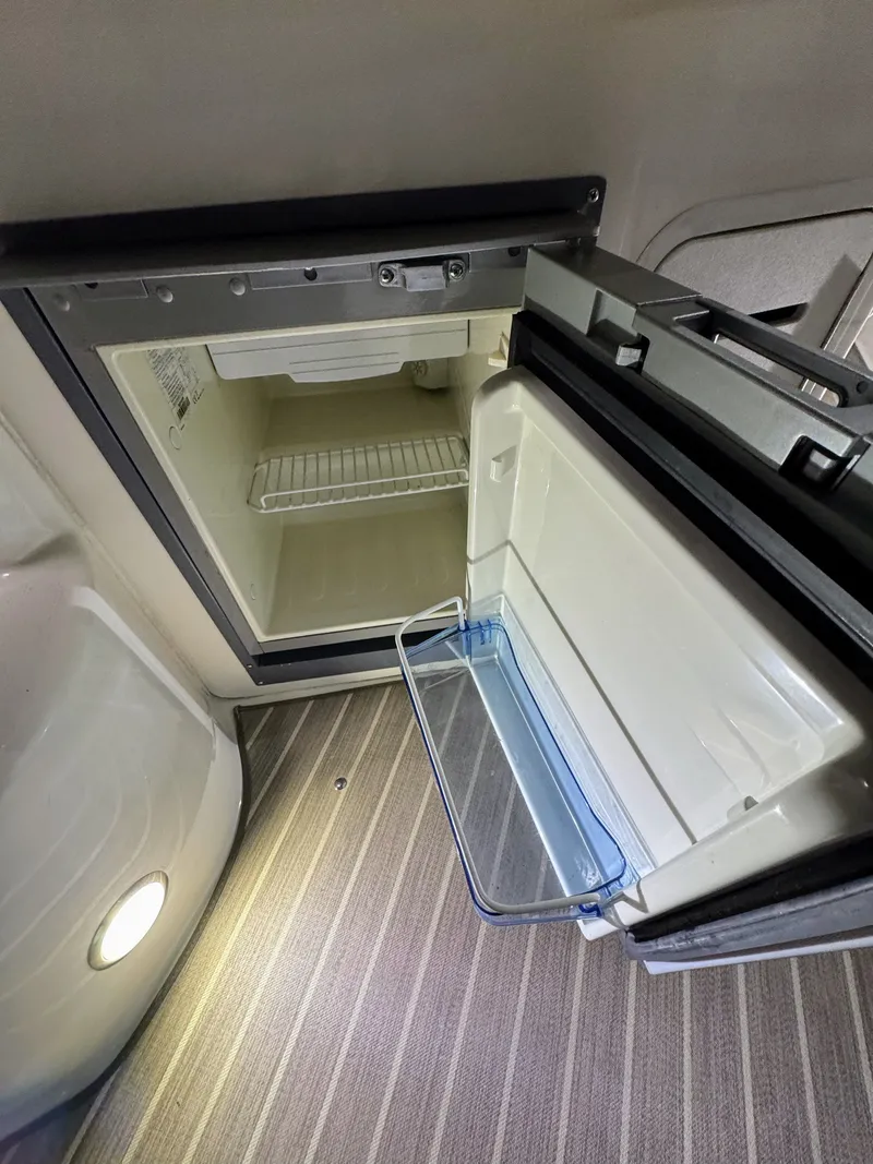 Slide: The Image of Sea Ray Sundancer 320 2007 - 23