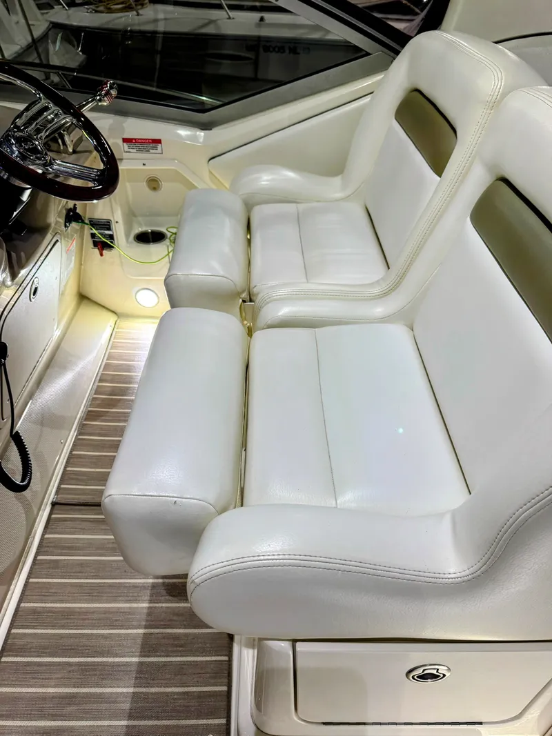 Slide: The Image of Sea Ray Sundancer 320 2007 - 15