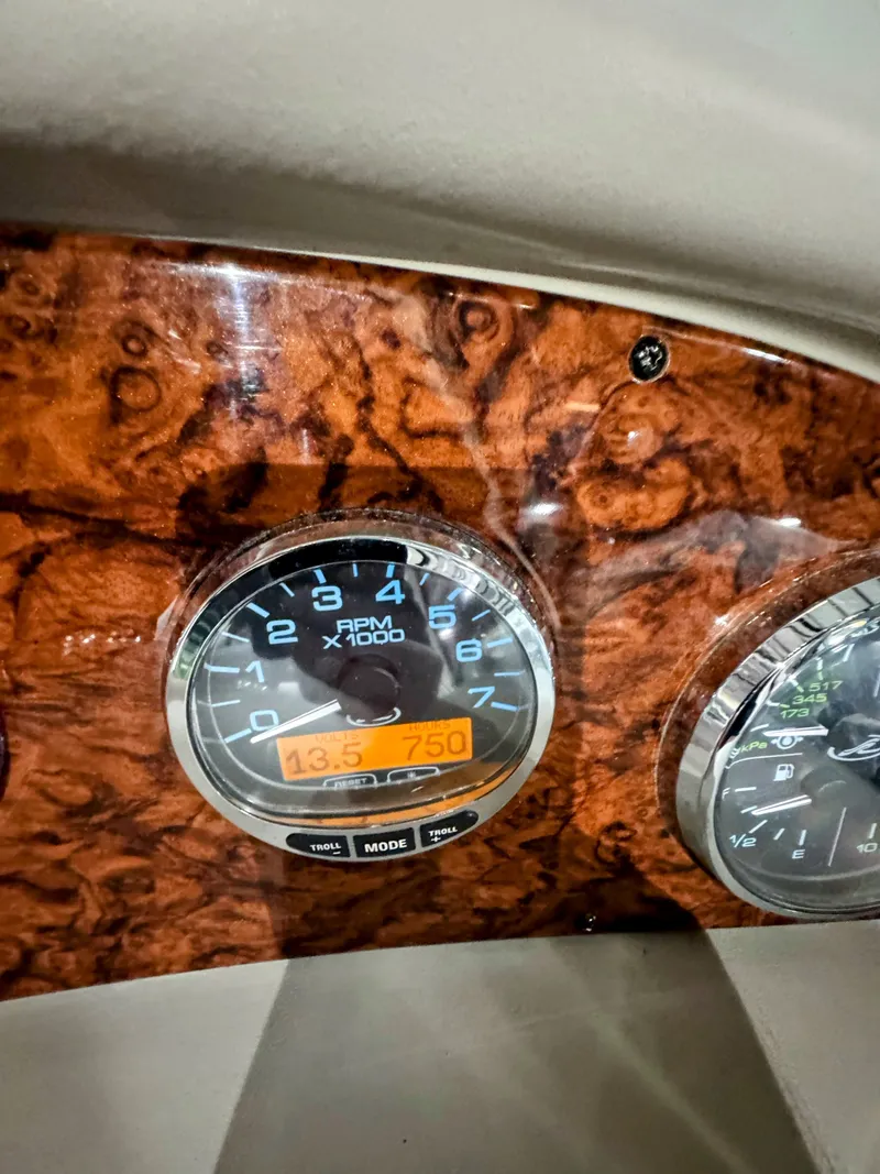 Slide: The Image of Sea Ray Sundancer 320 2007 - 26