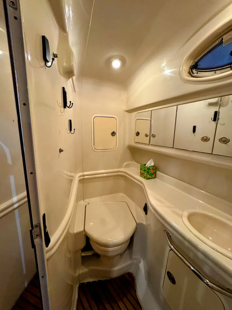 Slide: The Image of Sea Ray Sundancer 320 2007 - 41