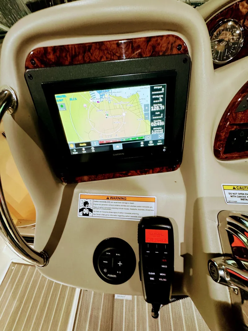 Slide: The Image of Sea Ray Sundancer 320 2007 - 24