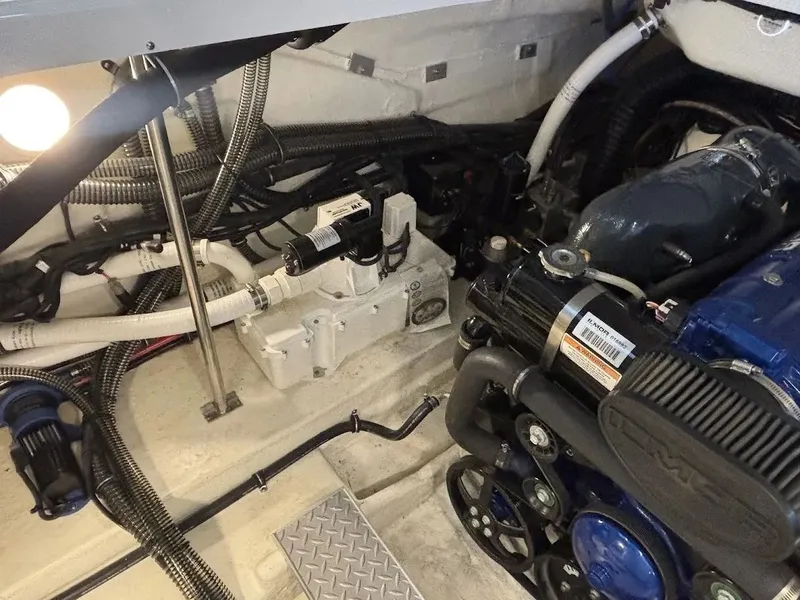 Slide: The Image of Formula 350 CBR FX 2018 - 32