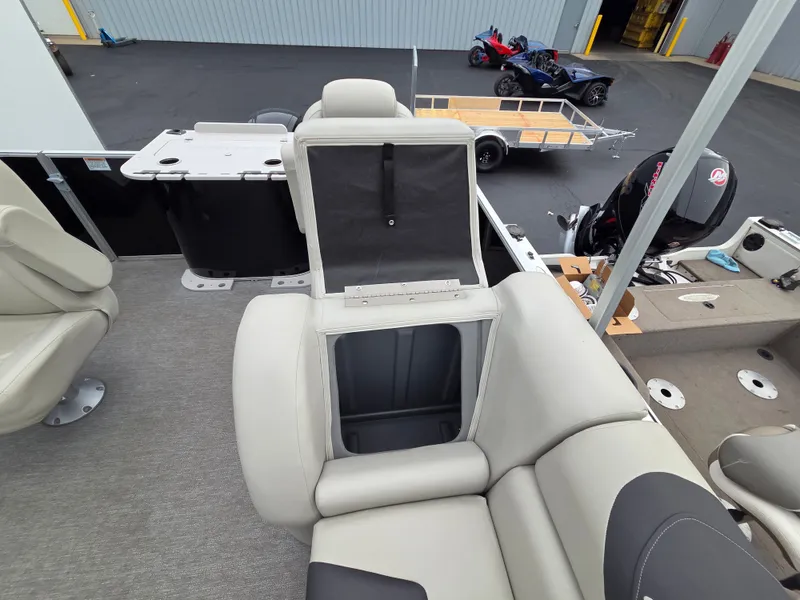 Slide: The Image of SunChaser Geneva Fish 22 Fish 2022 - 19