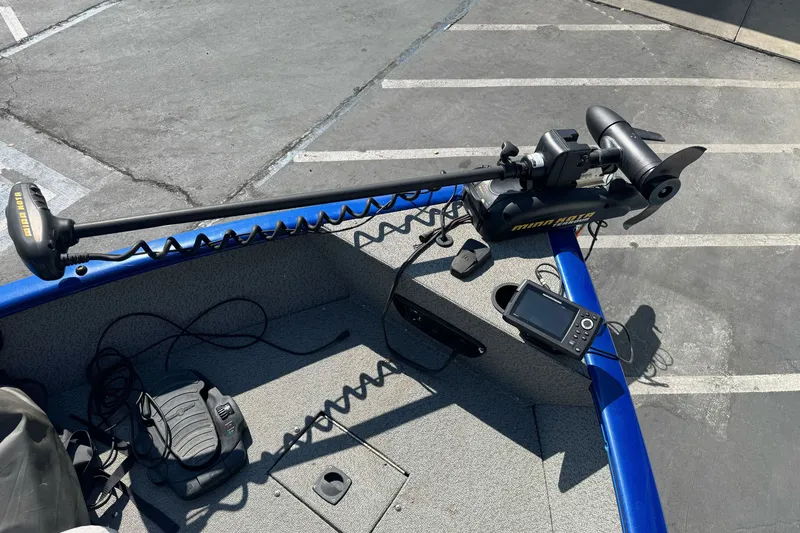 Slide: The Image of 2016 Tracker Pro Guide V-175 WT boat with Minn Kota trolling motor and fish finder. - 14