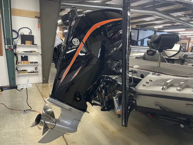 Slide: The Image of Ranger Z521C Comanche® 2015 - 6