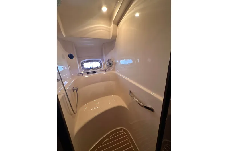 Slide: The Image of Luxurious bathroom interior of 2007 Sea Ray 48 Sundancer yacht. - 31