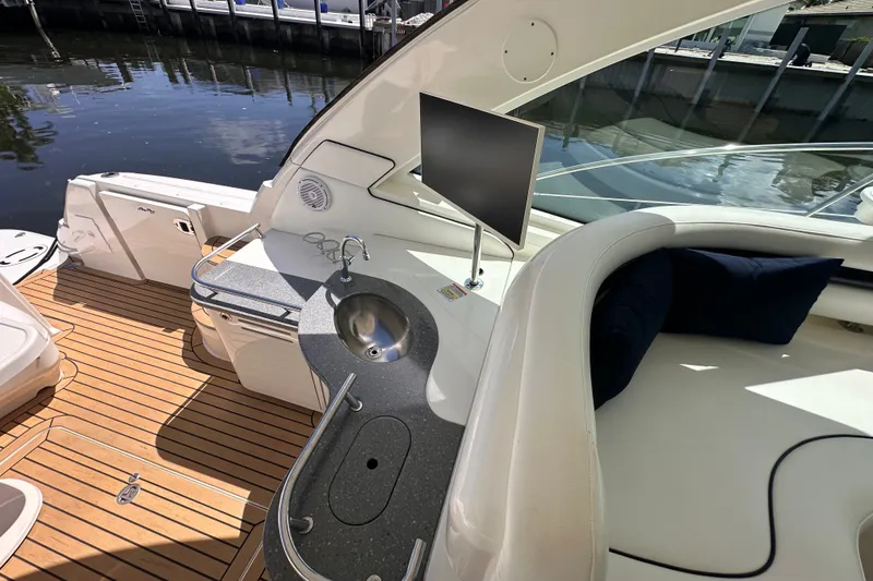 Slide: The Image of Luxurious 2007 Sea Ray 48 Sundancer yacht interior with sleek design and modern amenities. - 15