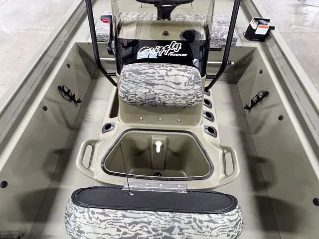 Slide: The Image of Tracker Grizzly 1860 CC 2027 - 14