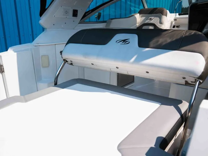 Slide: The Image of Monterey 295 SPORT 2019 - 5