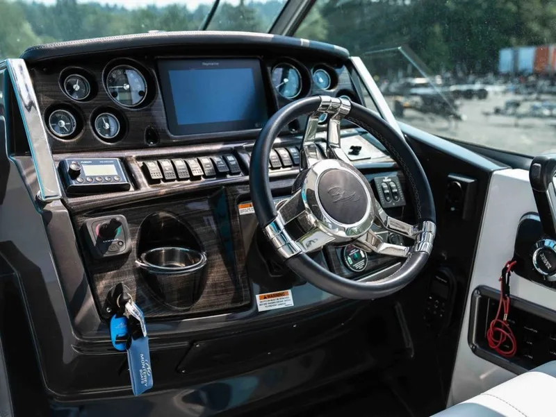 Slide: The Image of Monterey 295 SPORT 2019 - 11
