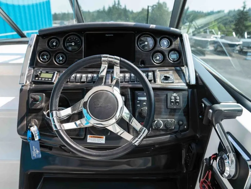 Slide: The Image of Monterey 295 SPORT 2019 - 13