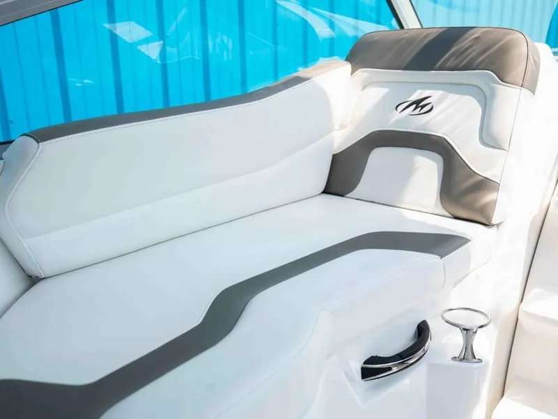 Slide: The Image of Monterey 295 SPORT 2019 - 10