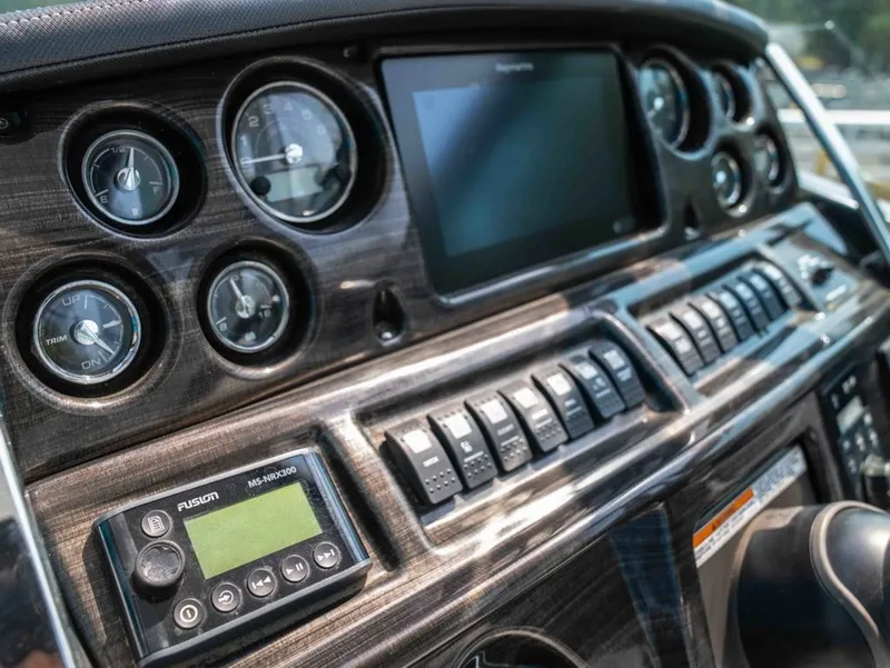 Slide: The Image of Monterey 295 SPORT 2019 - 12