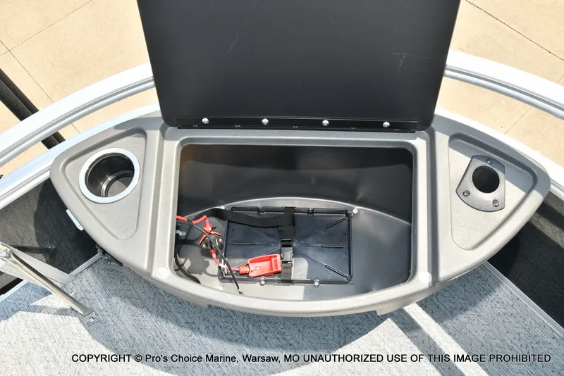 Slide: The Image of Sun Tracker Bass Buggy 18 DLX 2027 - 25