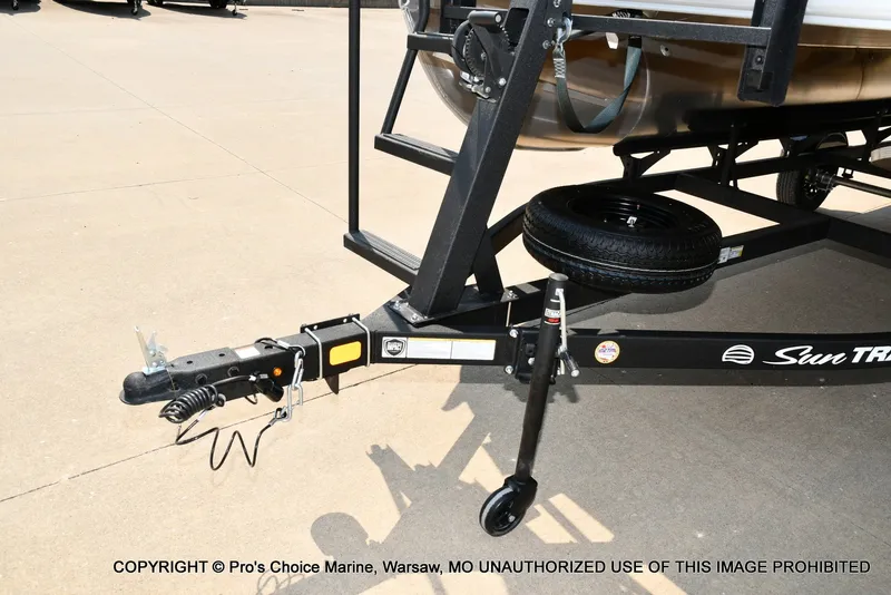 Slide: The Image of Sun Tracker Bass Buggy 18 DLX 2027 - 17