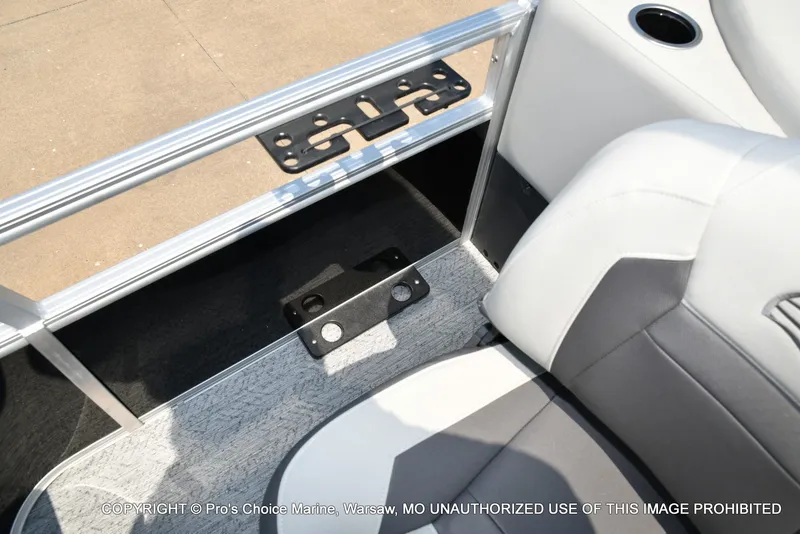 Slide: The Image of Sun Tracker Bass Buggy 18 DLX 2027 - 42