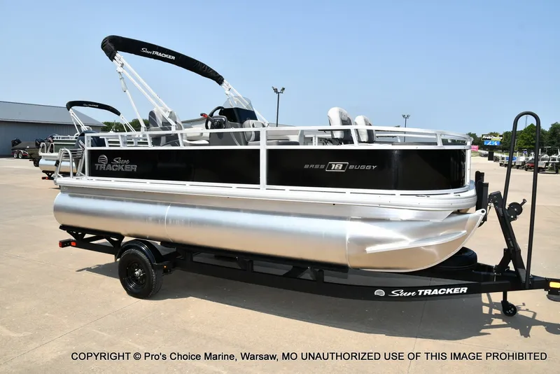 Slide: The Image of Sun Tracker Bass Buggy 18 DLX 2027 - 73