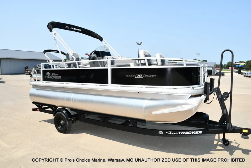 Slide: The Image of Sun Tracker Bass Buggy 18 DLX 2027 - 70