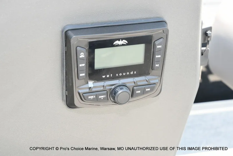 Slide: The Image of Sun Tracker Bass Buggy 18 DLX 2027 - 35