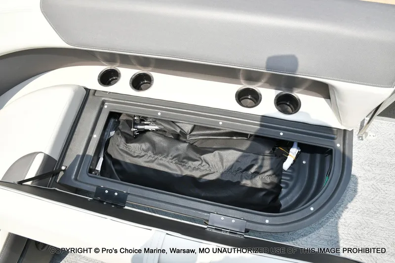 Slide: The Image of Sun Tracker Bass Buggy 18 DLX 2027 - 54