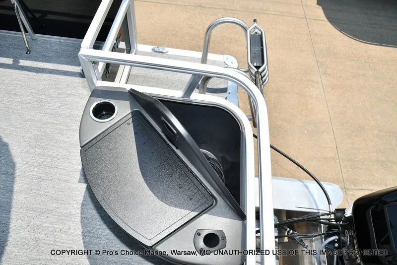 Slide: The Image of Sun Tracker Bass Buggy 18 DLX 2027 - 43