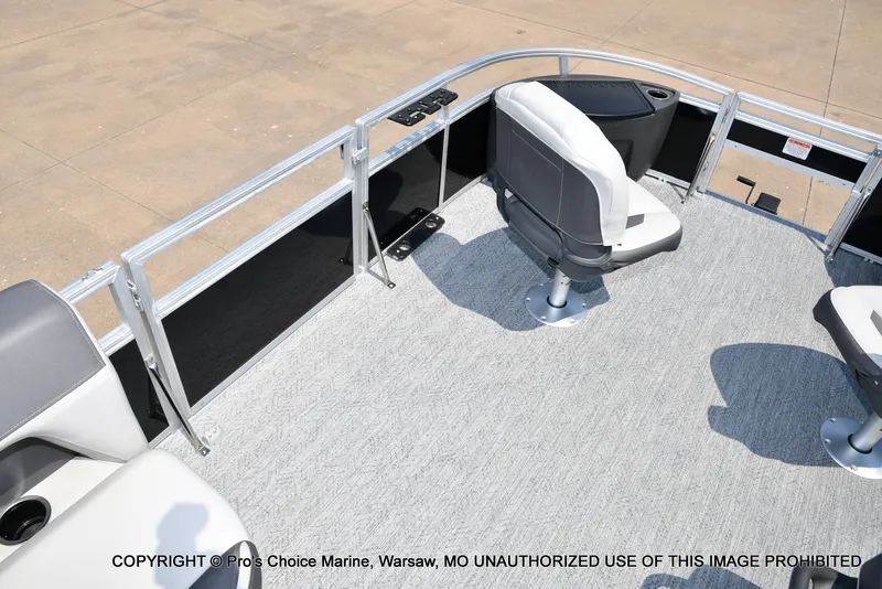 Slide: The Image of Sun Tracker Bass Buggy 18 DLX 2027 - 55