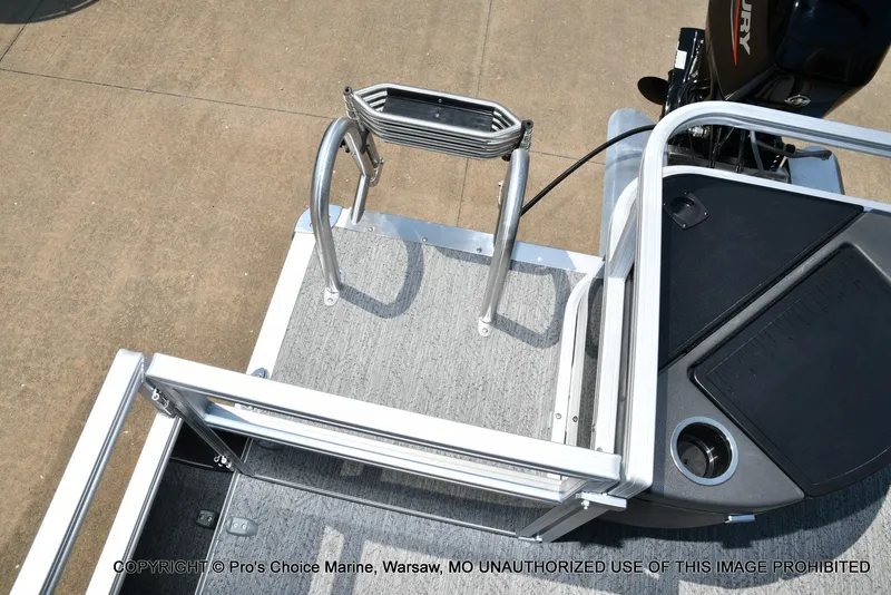 Slide: The Image of Sun Tracker Bass Buggy 18 DLX 2027 - 39