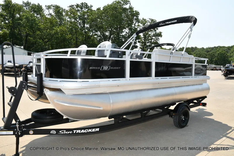 Slide: The Image of Sun Tracker Bass Buggy 18 DLX 2027 - 68