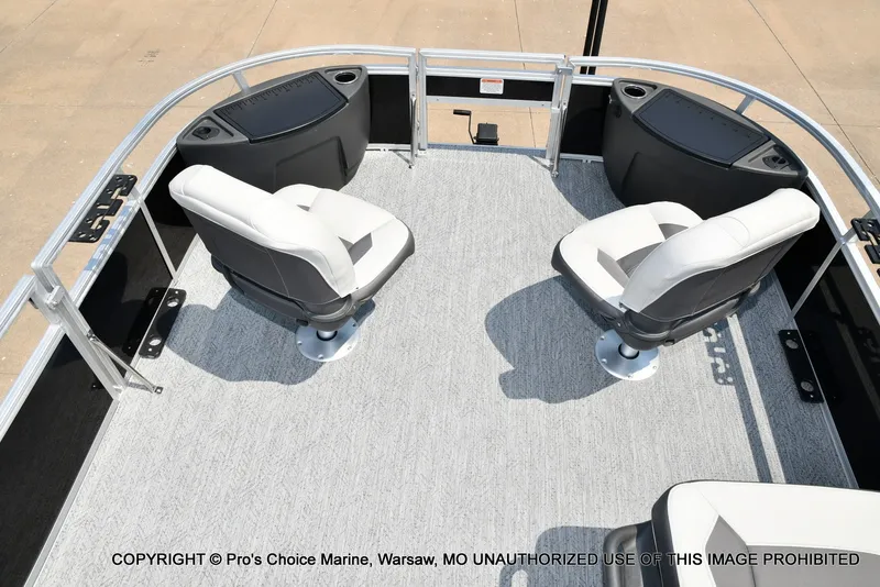 Slide: The Image of Sun Tracker Bass Buggy 18 DLX 2027 - 57