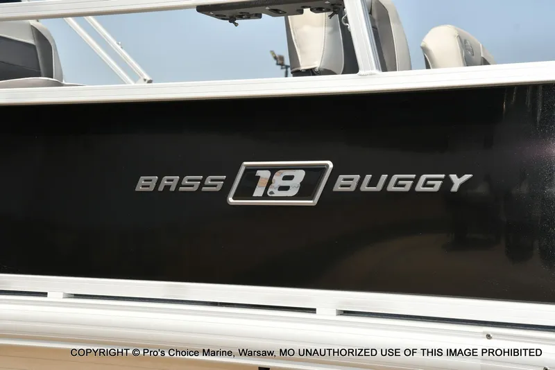 Slide: The Image of Sun Tracker Bass Buggy 18 DLX 2027 - 74