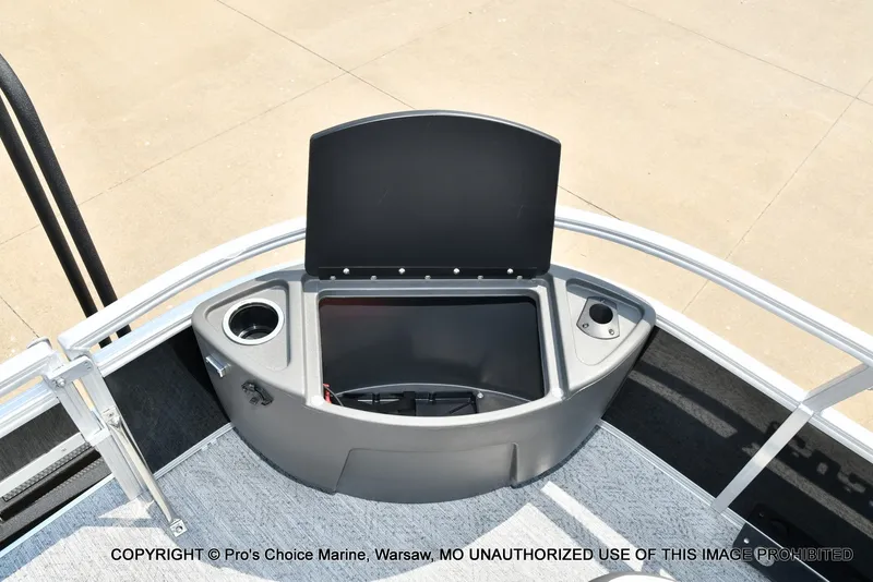 Slide: The Image of Sun Tracker Bass Buggy 18 DLX 2027 - 24
