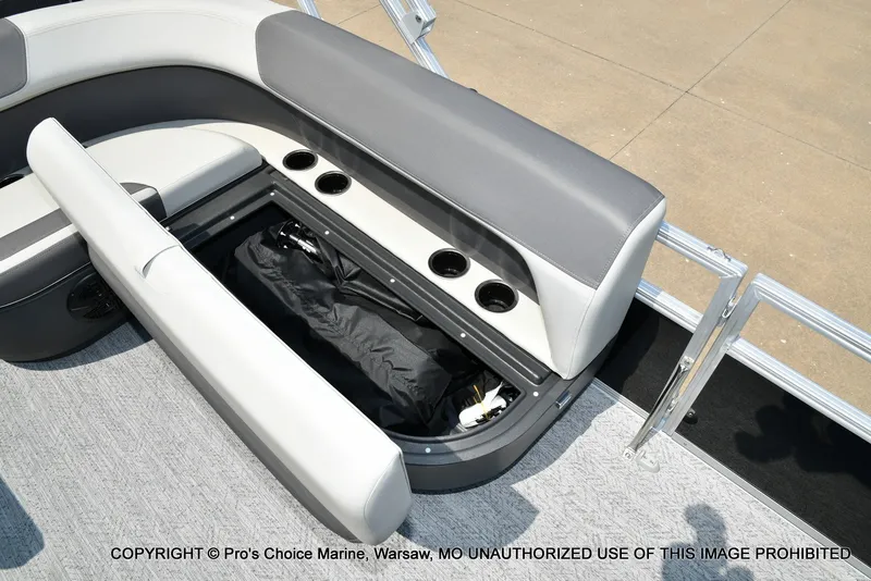 Slide: The Image of Sun Tracker Bass Buggy 18 DLX 2027 - 53