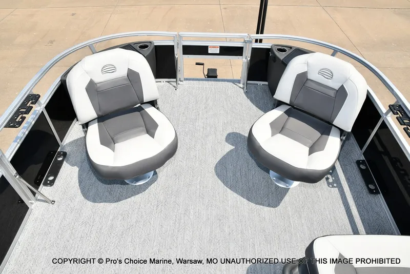 Slide: The Image of Sun Tracker Bass Buggy 18 DLX 2027 - 16