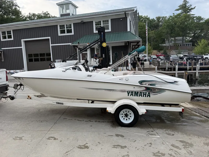 The Image of Yamaha LS2000 2000 - 1