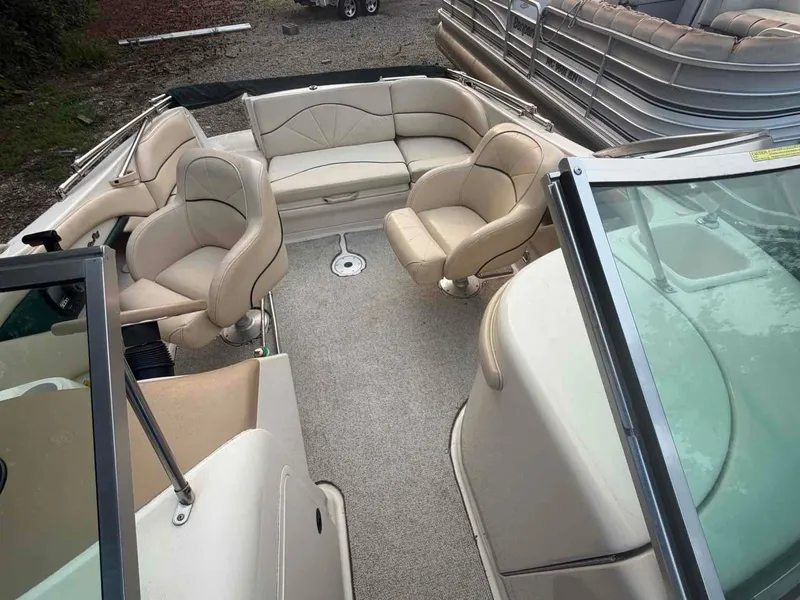 Slide: The Image of Sea Ray Sundeck 1999 - 18