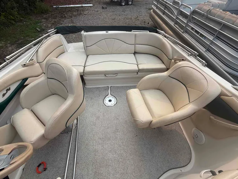 Slide: The Image of Sea Ray Sundeck 1999 - 16