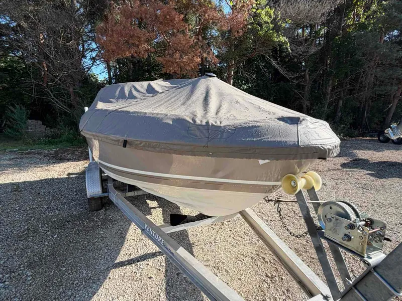 Slide: The Image of Monterey 20FT BOWRIDER 2000 - 4