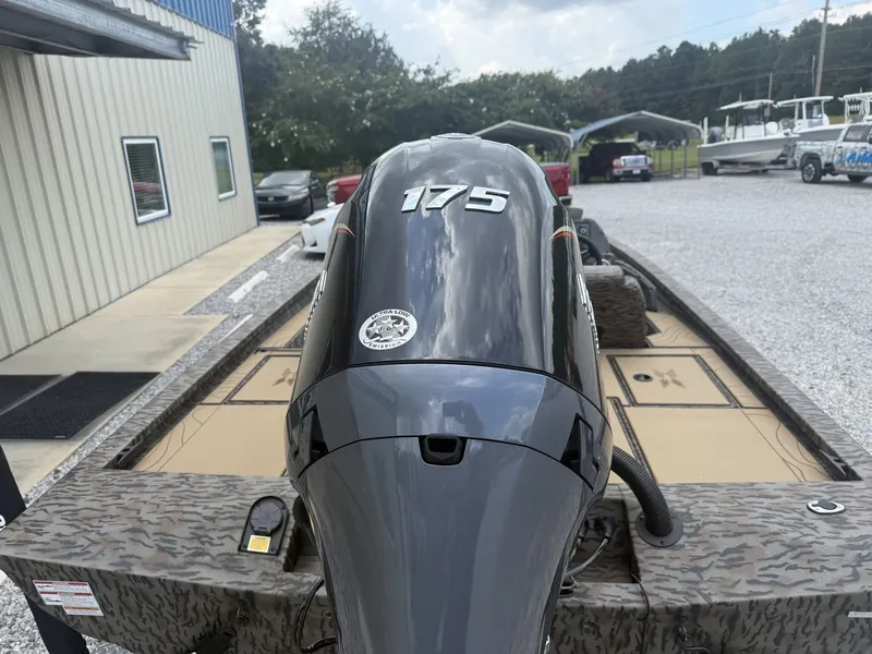 Slide: The Image of Xpress Hyper-Lift Bass Series H20 BASS 2027 - 9