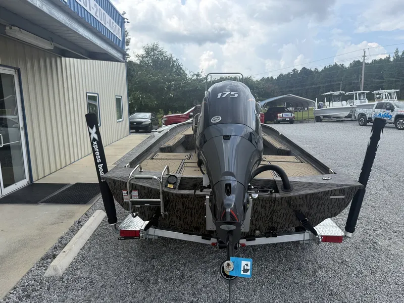 Slide: The Image of Xpress Hyper-Lift Bay Series H22B-175HP 2027 - 5