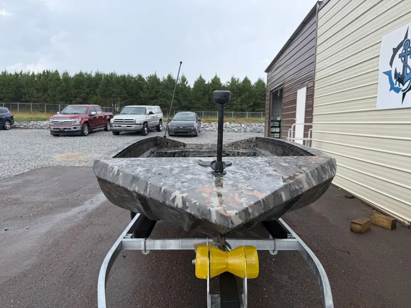 Slide: The Image of Edge Boats Sportsman 550 2027 - 5