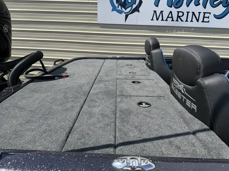 Slide: The Image of Skeeter ZX150 2027 - 6