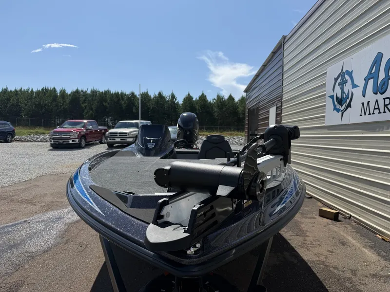 Slide: The Image of Skeeter ZX150 2027 - 2