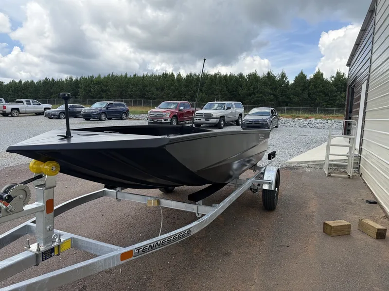 Slide: The Image of Edge Boats Sportsman 550 2027 - 4