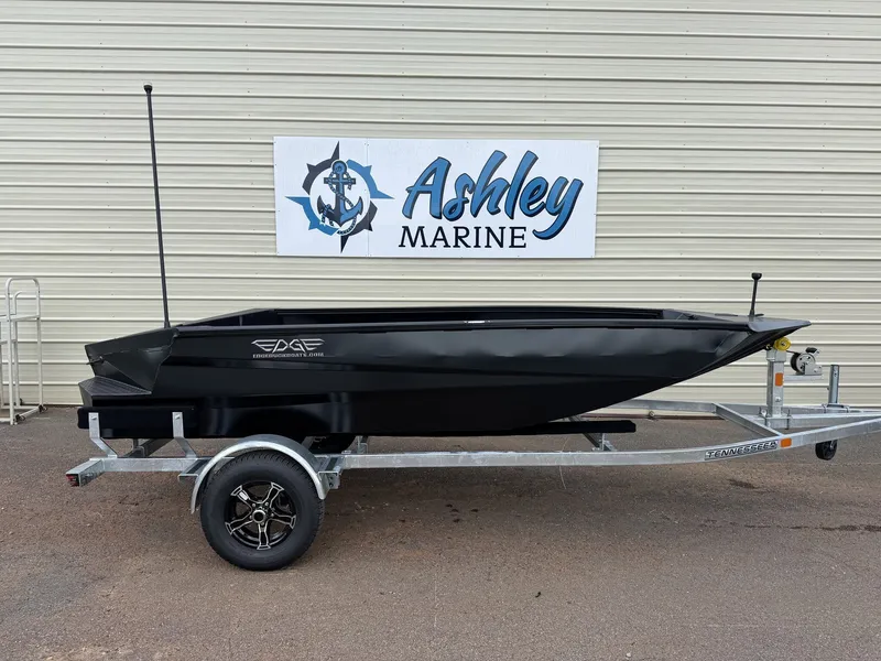 Slide: The Image of Edge Boats Sportsman 550 2027 - 1