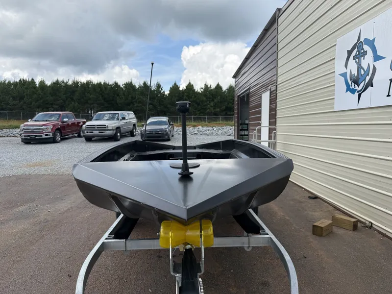 Slide: The Image of Edge Boats Sportsman 550 2027 - 5