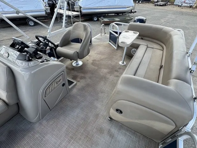 Slide: The Image of Ranger 200C 2021 - 18