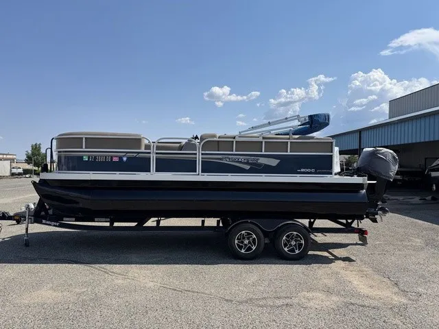 The Image of Ranger 200C 2021 - 1